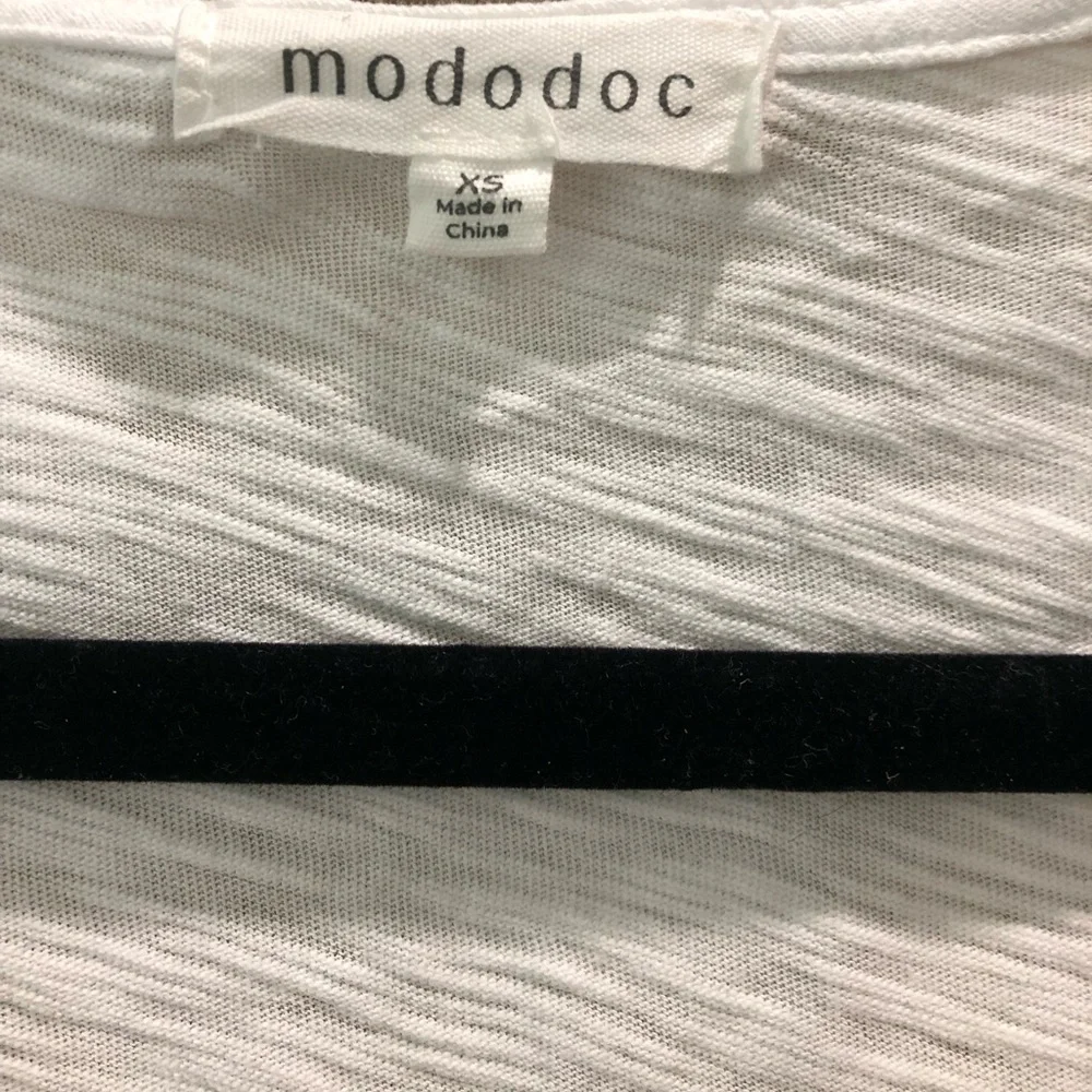 NWOT! Mododoc Sleeveless Top With Front Ruffle - Picture 2 of 4